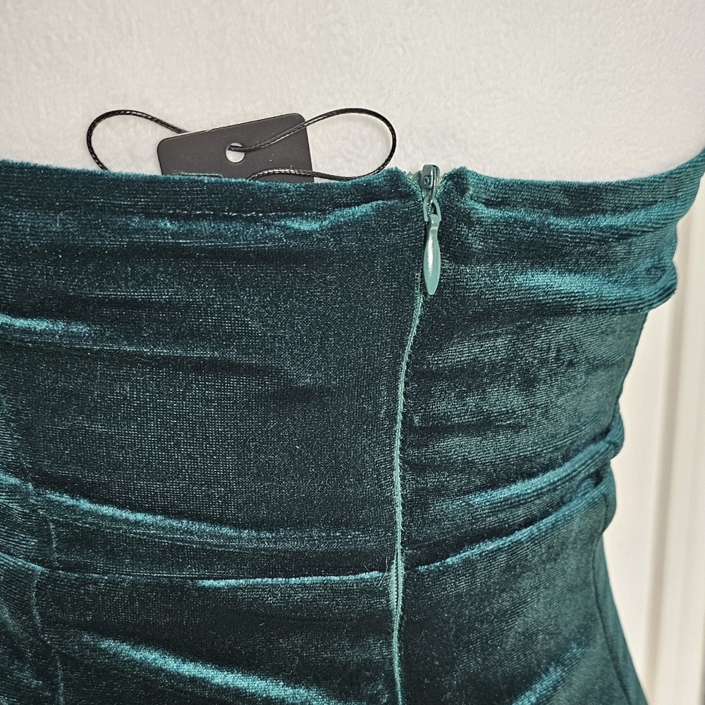 Fashion Nova Emerald Green Velvet Dress - Picture 11 of 16